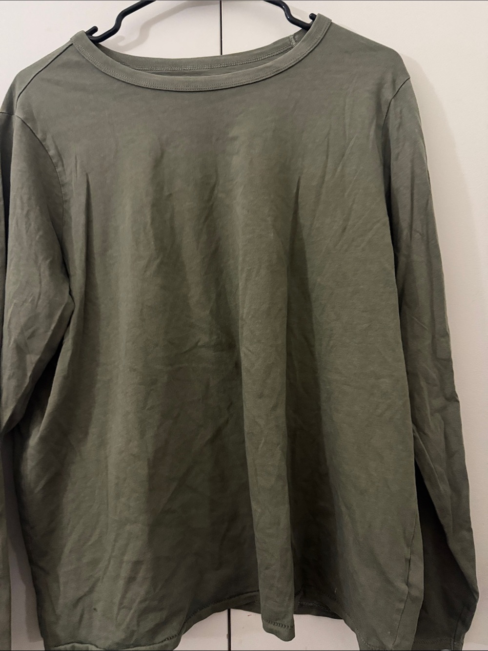 Old Navy Men's Long-Sleeve Crewneck in Olive